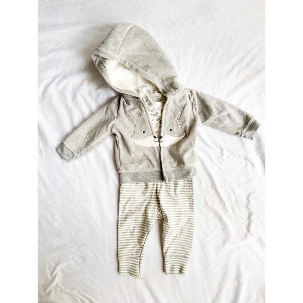 NWOT—Carter’s Baby Outfit